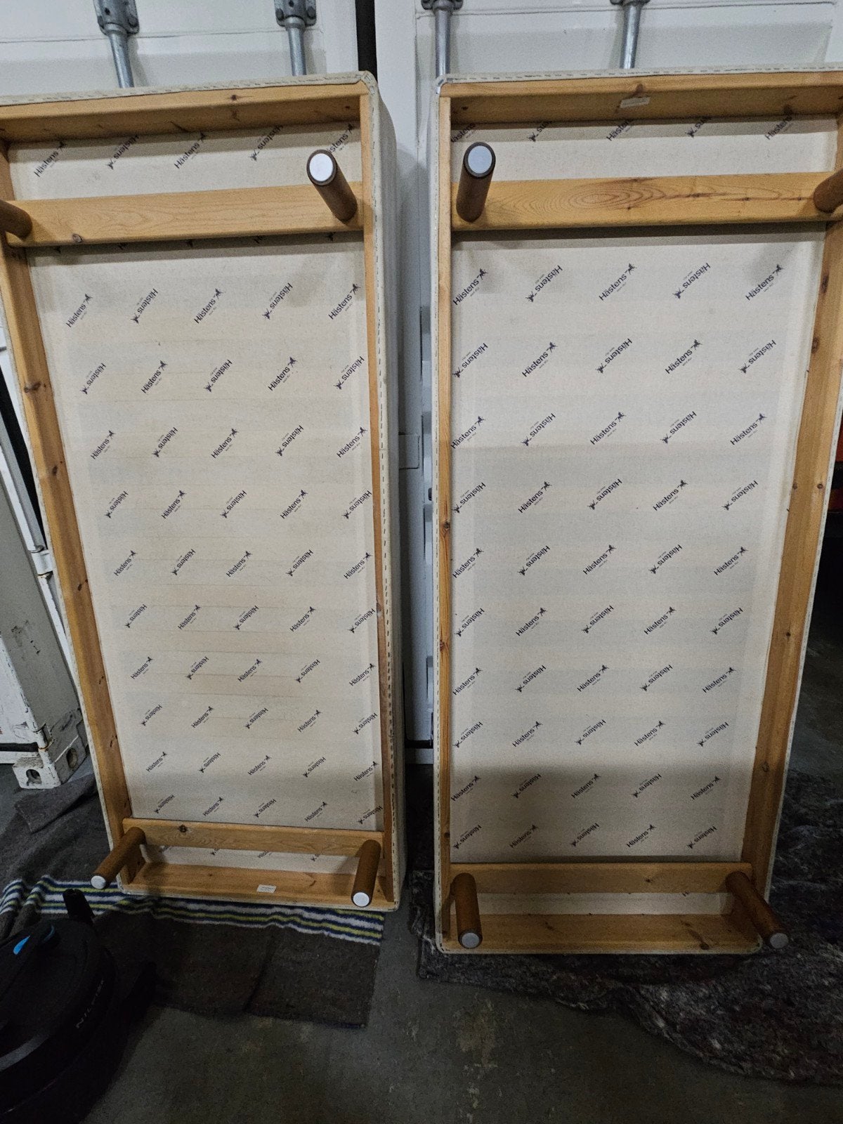 Twee keer Hästens boxspring 90cm breed 200cm lang, Ophalen, Gebruikt, Beige, Tweepersoons