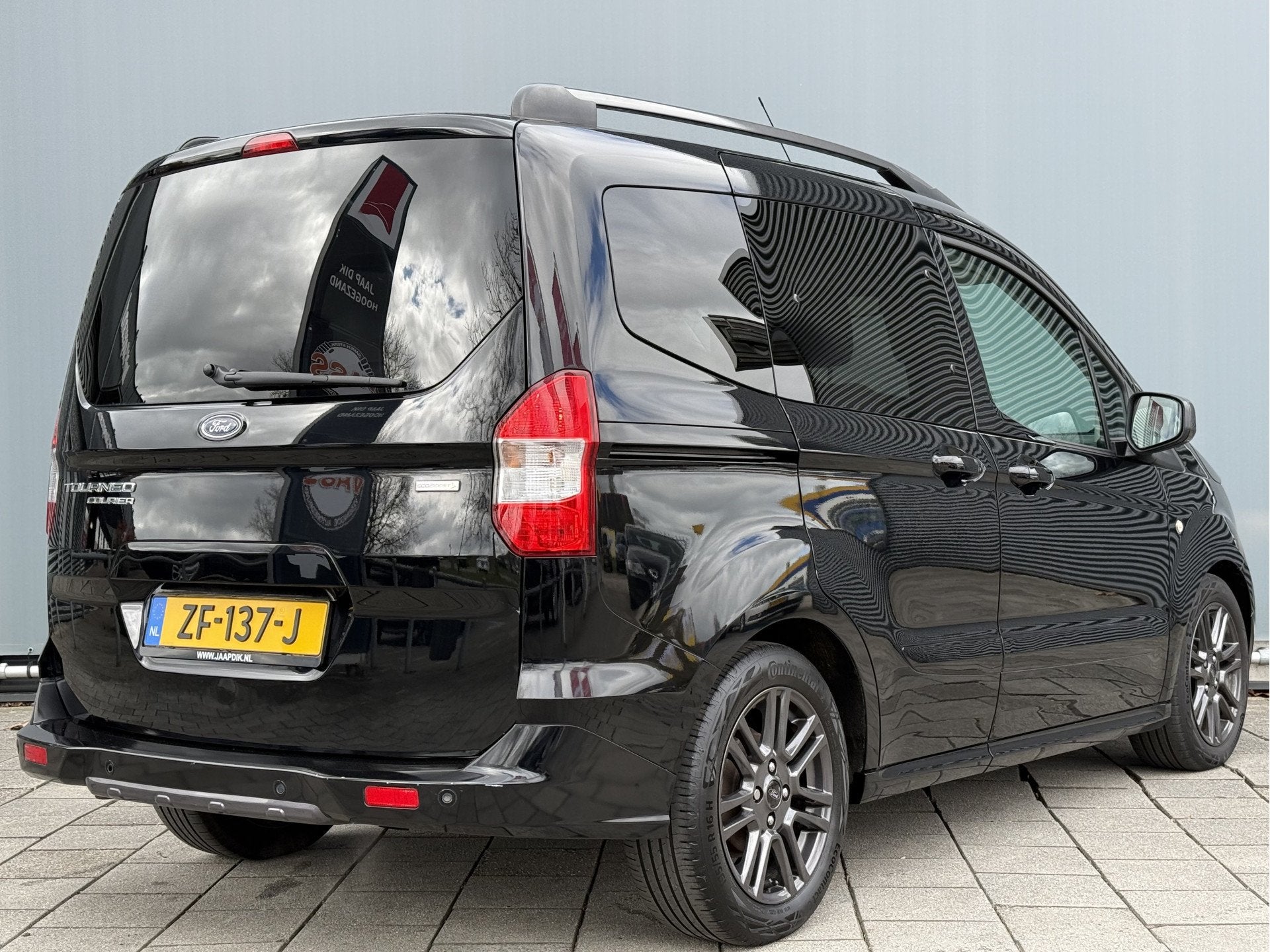 Ford Tourneo Courier BWJ 2018 | 1.0 101PK Titanium | CLIMA |, Voorwielaandrijving, Automatische klimaatregeling, Gebruikt, Leder en Stof