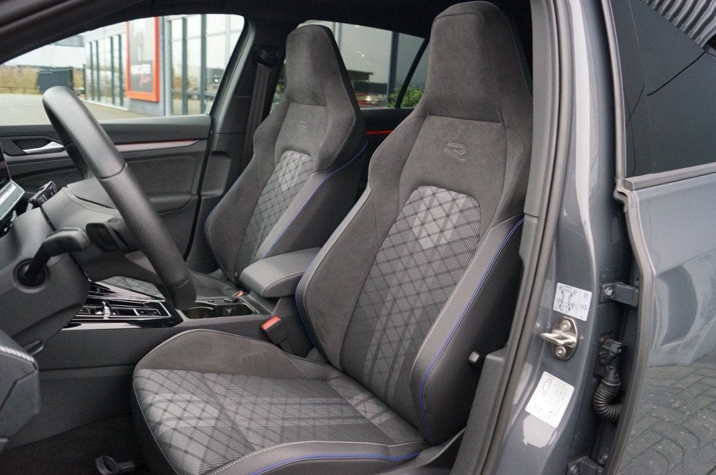 Volkswagen GOLF R-line 1.5 eTSI 150pk DSG facelift Black sty, Auto's, Volkswagen, Automaat, Gebruikt, Huisgarantie, Bedrijf