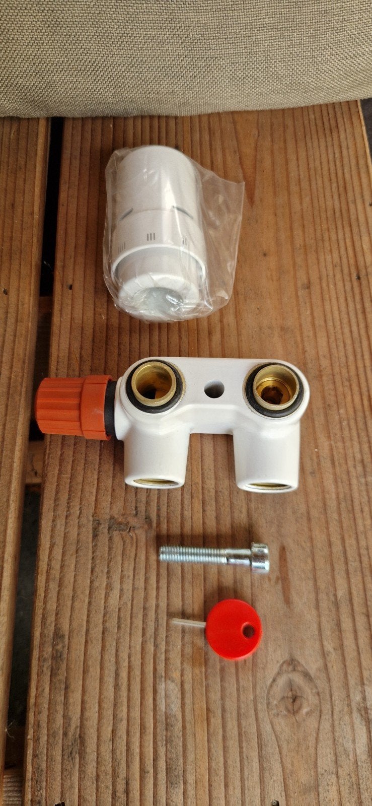 Vasco MM design-ventielset haaks met thermostaatkop wit, Ophalen of Verzenden, Nieuw, Thermostaat, Hoog rendement (Hr)