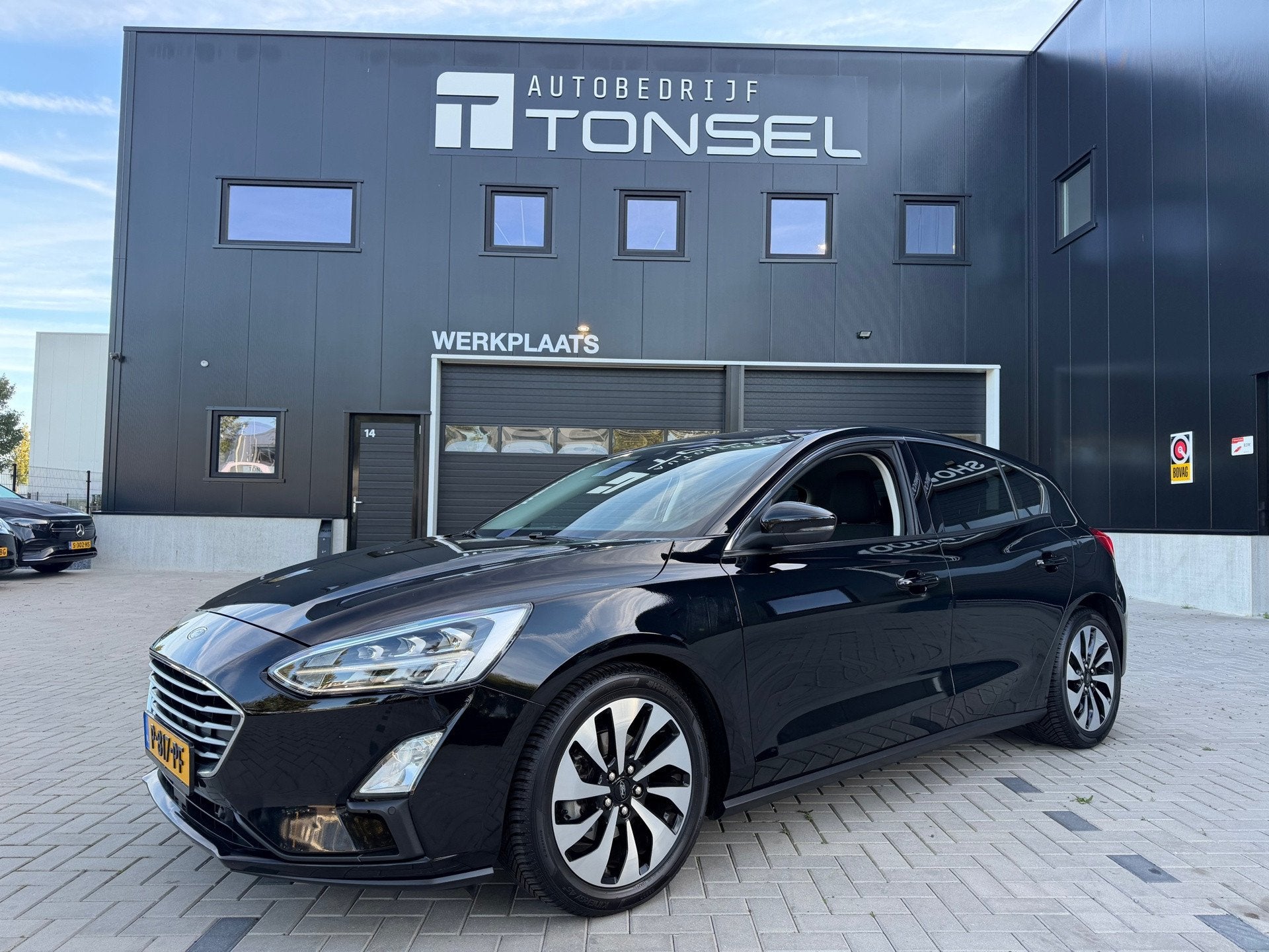 Ford Focus 1.0 EcoBoost Titanium / Automaat / LED / PDC V+A, Auto's, 12 maanden, Gebruikt, Zwart, Bedrijf