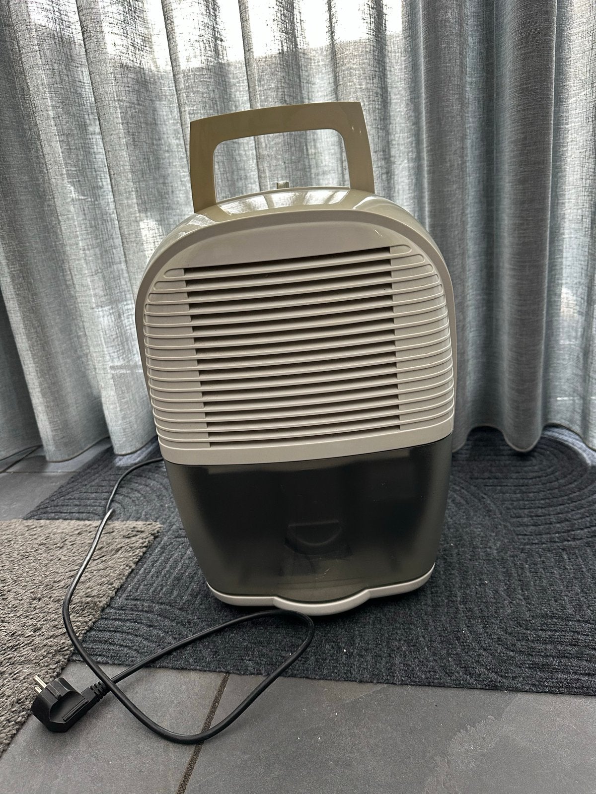 De'Longhi DEM 8.5 Luchtontvochtiger - Compact en Efficiënt, Ophalen, Gebruikt, Luchtontvochter