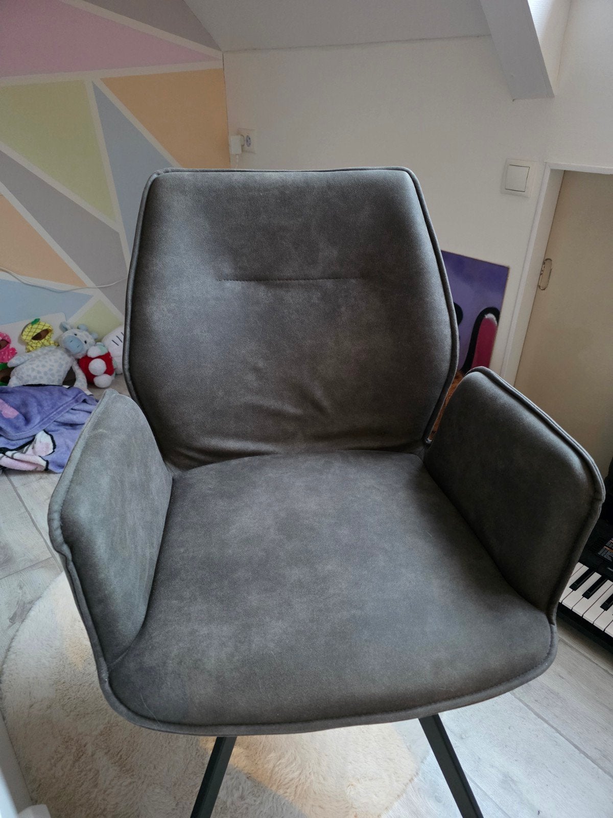 2 hele mooie zgan antraciete Raffy eetkamerstoelen van Leenb, Ophalen, Zo goed als nieuw, Grijs, Vijf, Zes of meer stoelen
