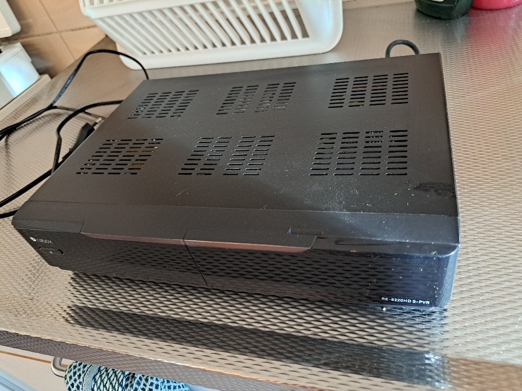 Rebox satellietontvanger, Ophalen of Verzenden, Gebruikt, Decoder