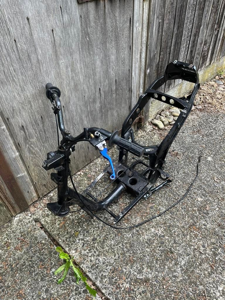 Zip frame zonder 123 heeft wel nummers., Motoren, Tuning en Styling, Ophalen