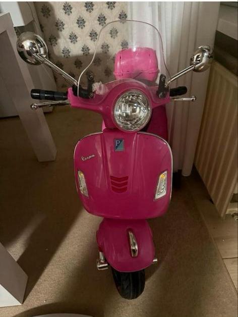 Roze Vespa elektrische scooter voor kinderen, Kinderen en Baby's, Speelgoed | Buiten | Voertuigen en Loopfietsen, Ophalen of Verzenden