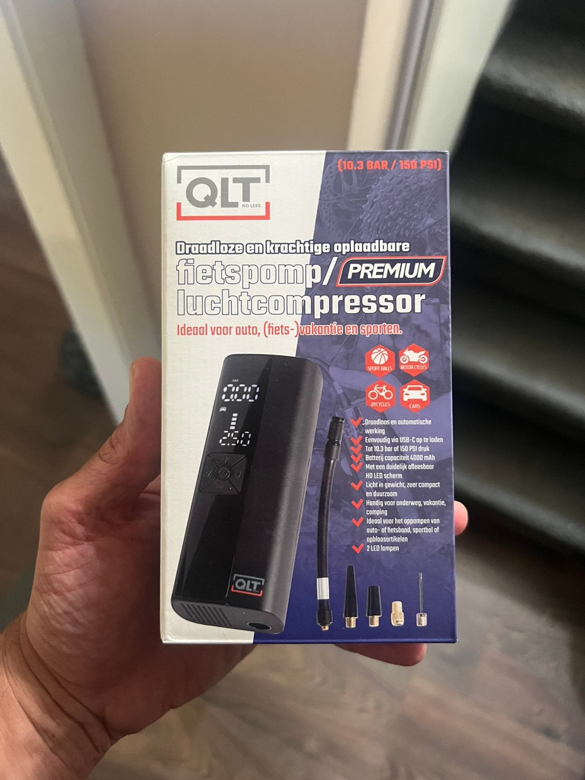QLT Draadloze Luchtcompressor, Ophalen of Verzenden, Drukmeter, Zo goed als nieuw
