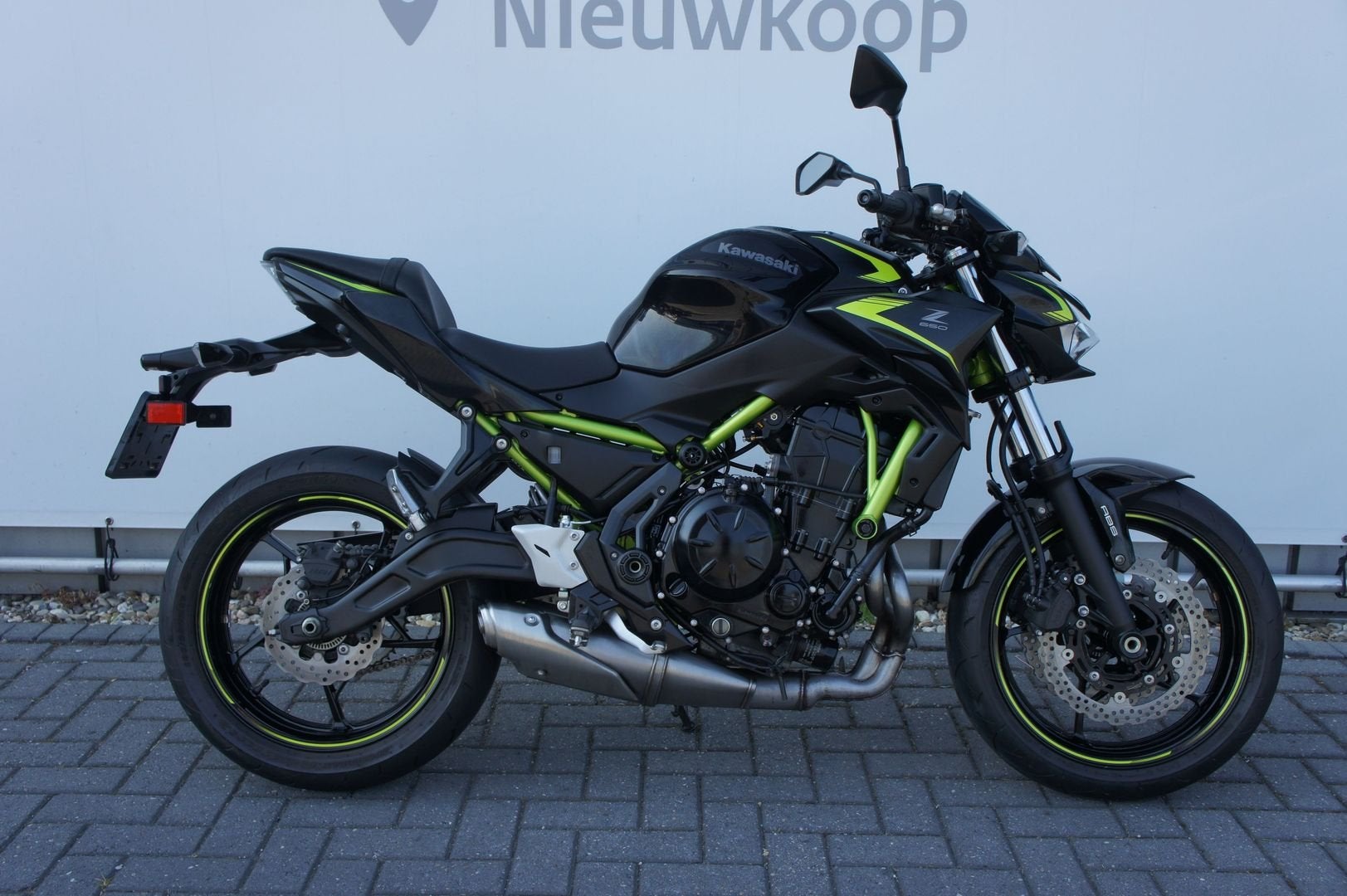 KAWASAKI Z650 (bj 2022) 5,239 km, Motoren, 2 cilinders, Bedrijf, Onbekend, KAWASAKI