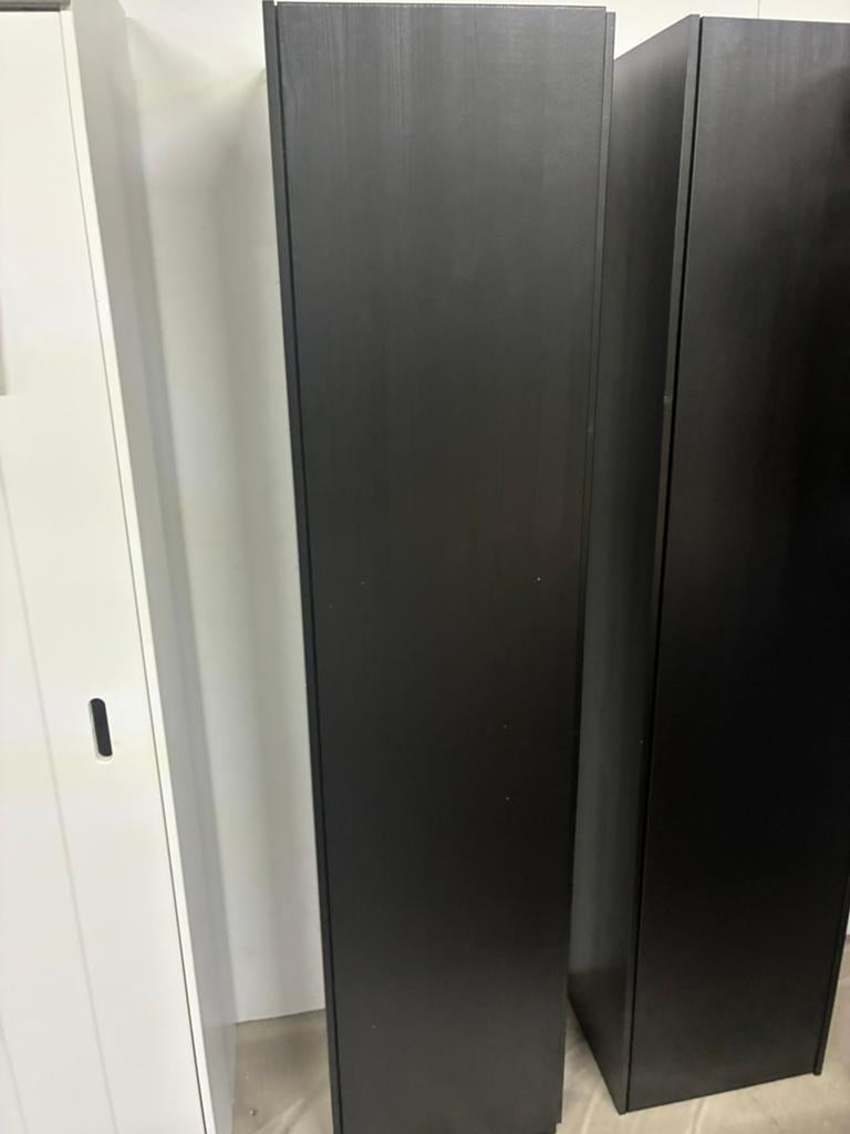 2 Smalle hoge kasten zwart, Ophalen, Minder dan 50 cm, Nieuw, 150 tot 200 cm