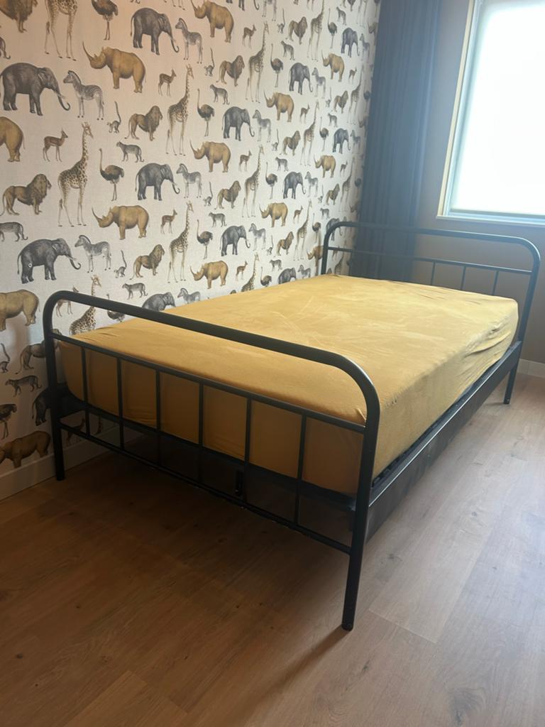 Bed Alex 120x200 met lattenbodem, koudschuim matras + topper, Gebruikt, Zwart, Ophalen of Verzenden, Twijfelaar
