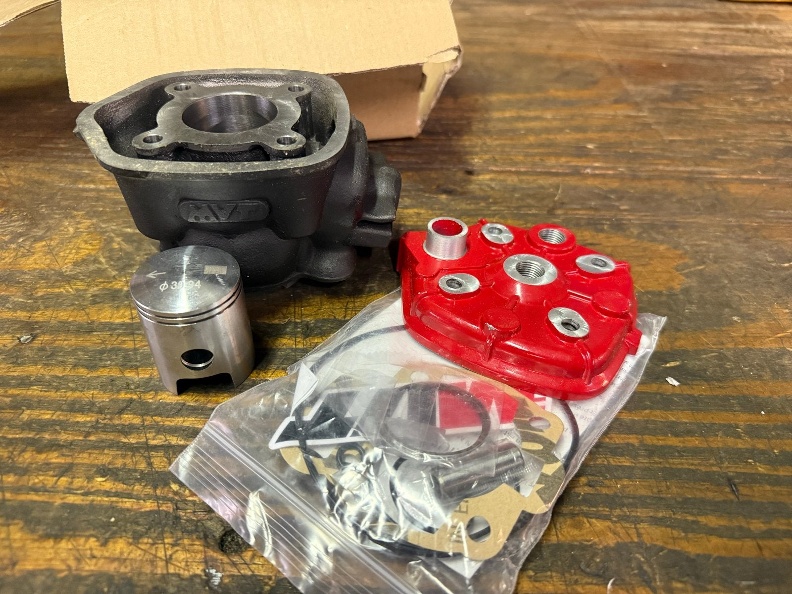 Nieuwe MVT Iron 50cc Cilinder voor AM6 Motoren, Am6, Am6, Nieuw, Ophalen of Verzenden