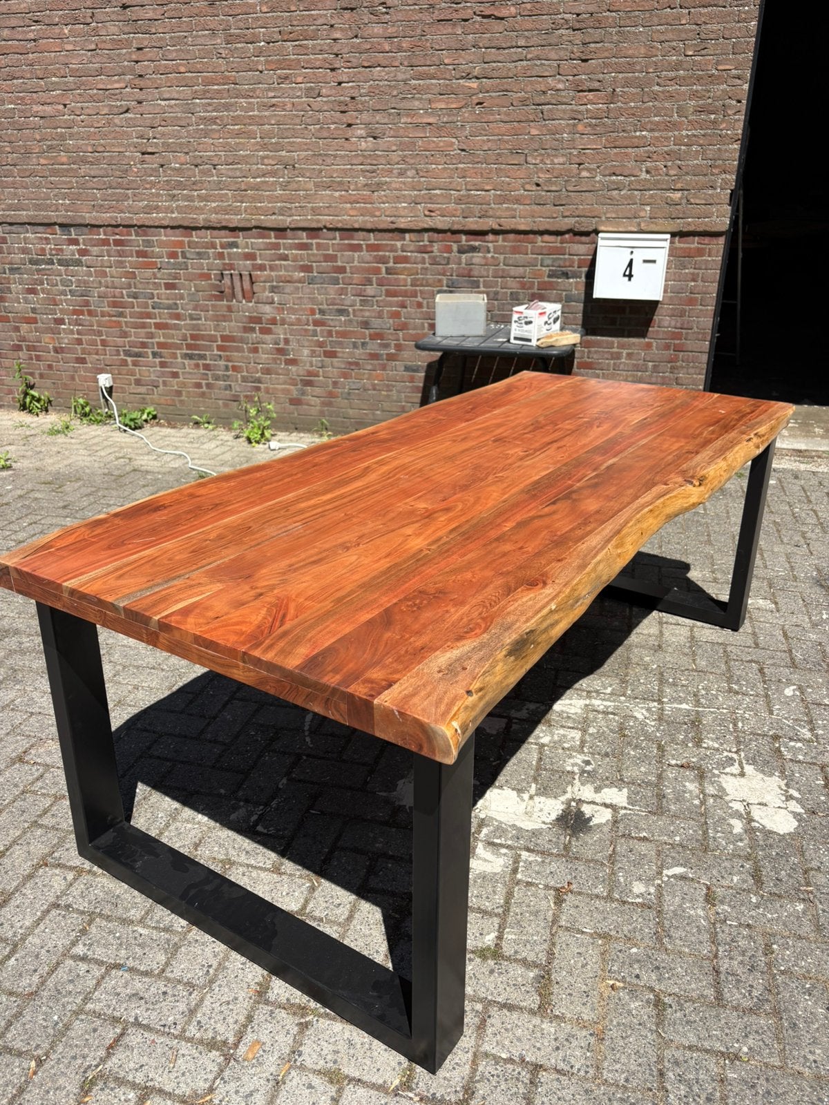Boomstam Eettafel accaciahout 220x100 cm - ex showroom, Overige houtsoorten, 100 tot 150 cm, Industrieel landelijk, 200 cm of meer