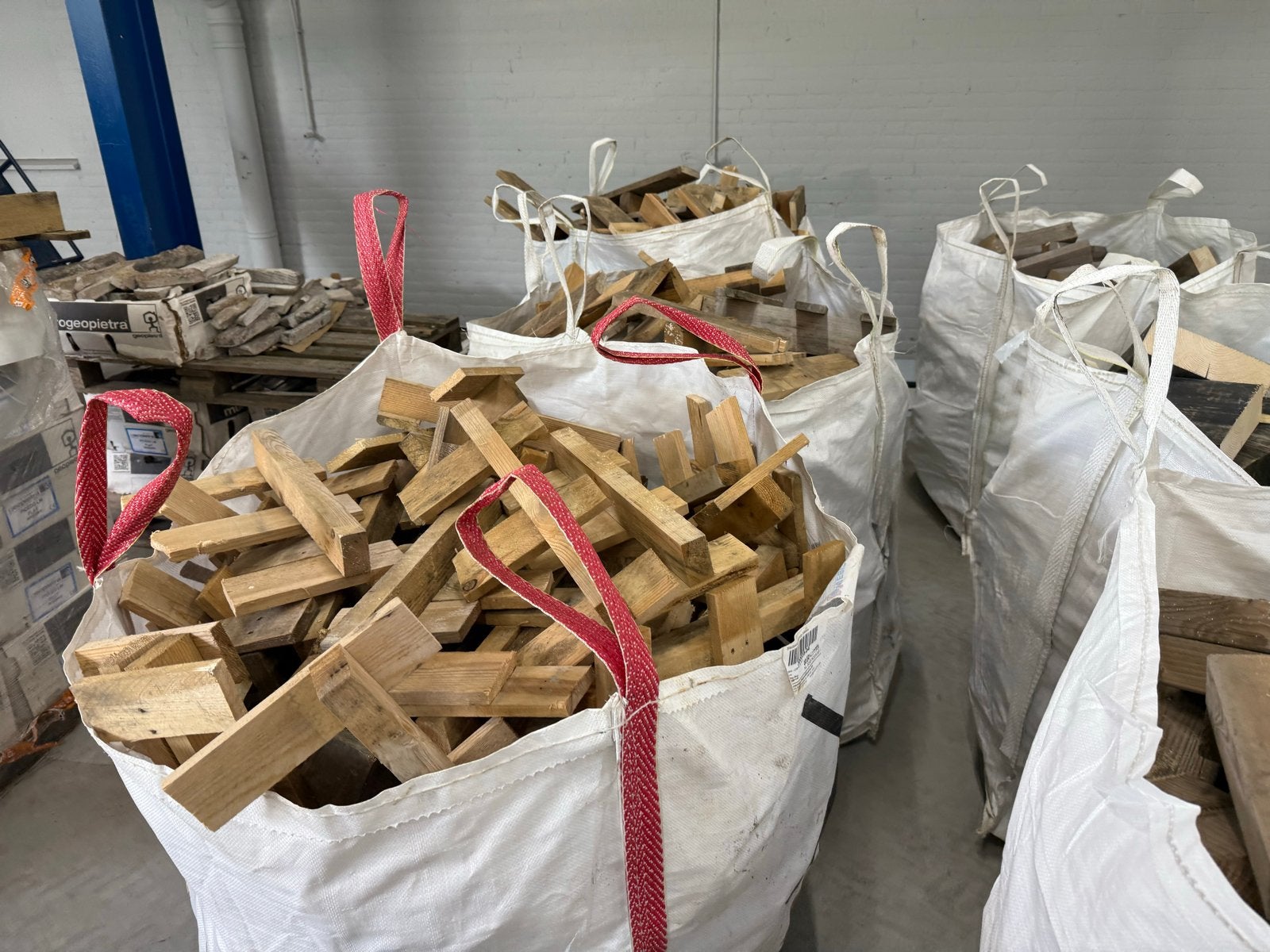 Vuren haardhout | Brandhout | Houtzaagsel | BigBag 1 m³, Doe-het-zelf en Verbouw, Hout en Planken, Ophalen, Gebruikt, Minder dan 25 mm