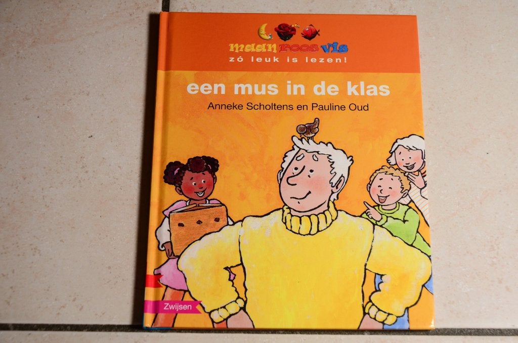 Maan Roos Vis: Een mus in de klas / Anneke Scholten AVI M3, Boeken, Kinderboeken | Jeugd | onder 10 jaar, Ophalen of Verzenden