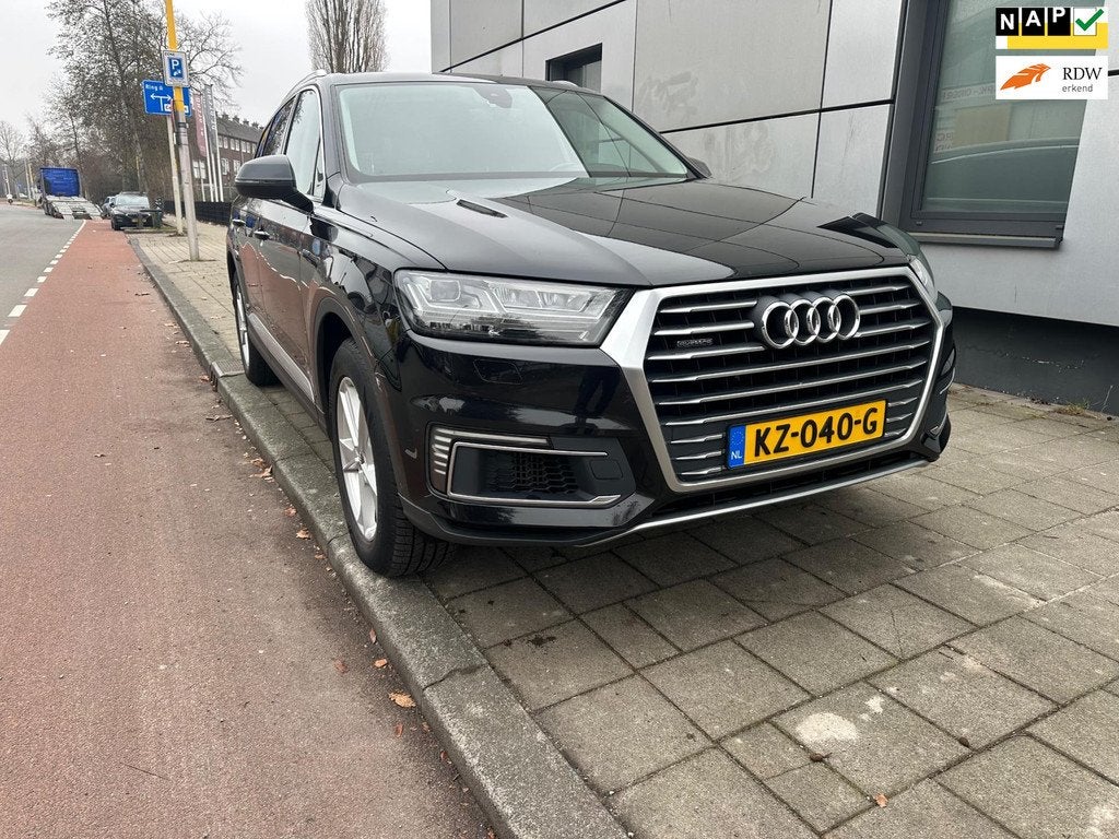 Audi Q7 3.0 TDI e-tron quattro NAP Carplay, Auto's, Automaat, Stof, Gebruikt, Automatische klimaatregeling