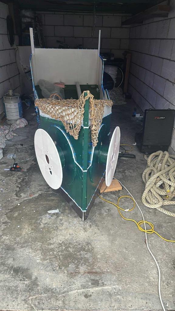 Carnavalsboot/ intrede boot, Ophalen, Versiering