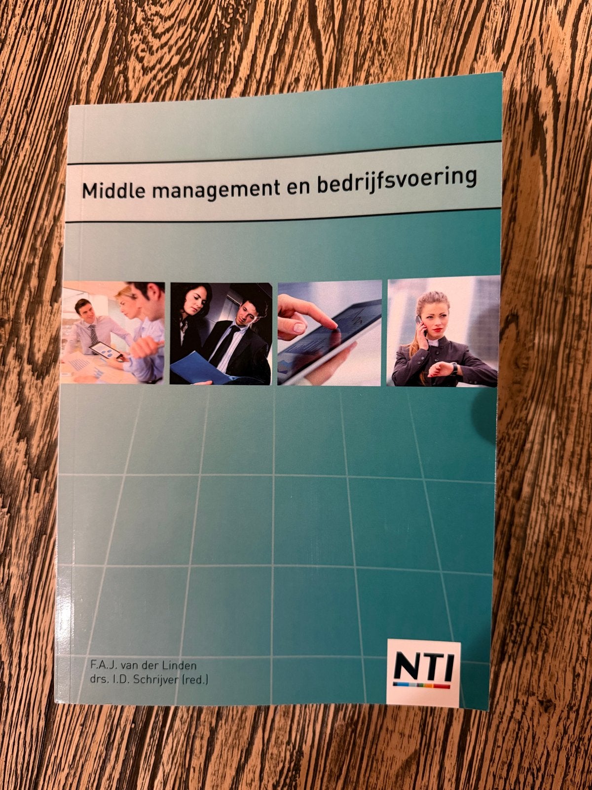 Middle management en bedrijfsvoering - NTI, Ophalen of Verzenden, Gamma, Zo goed als nieuw, HBO