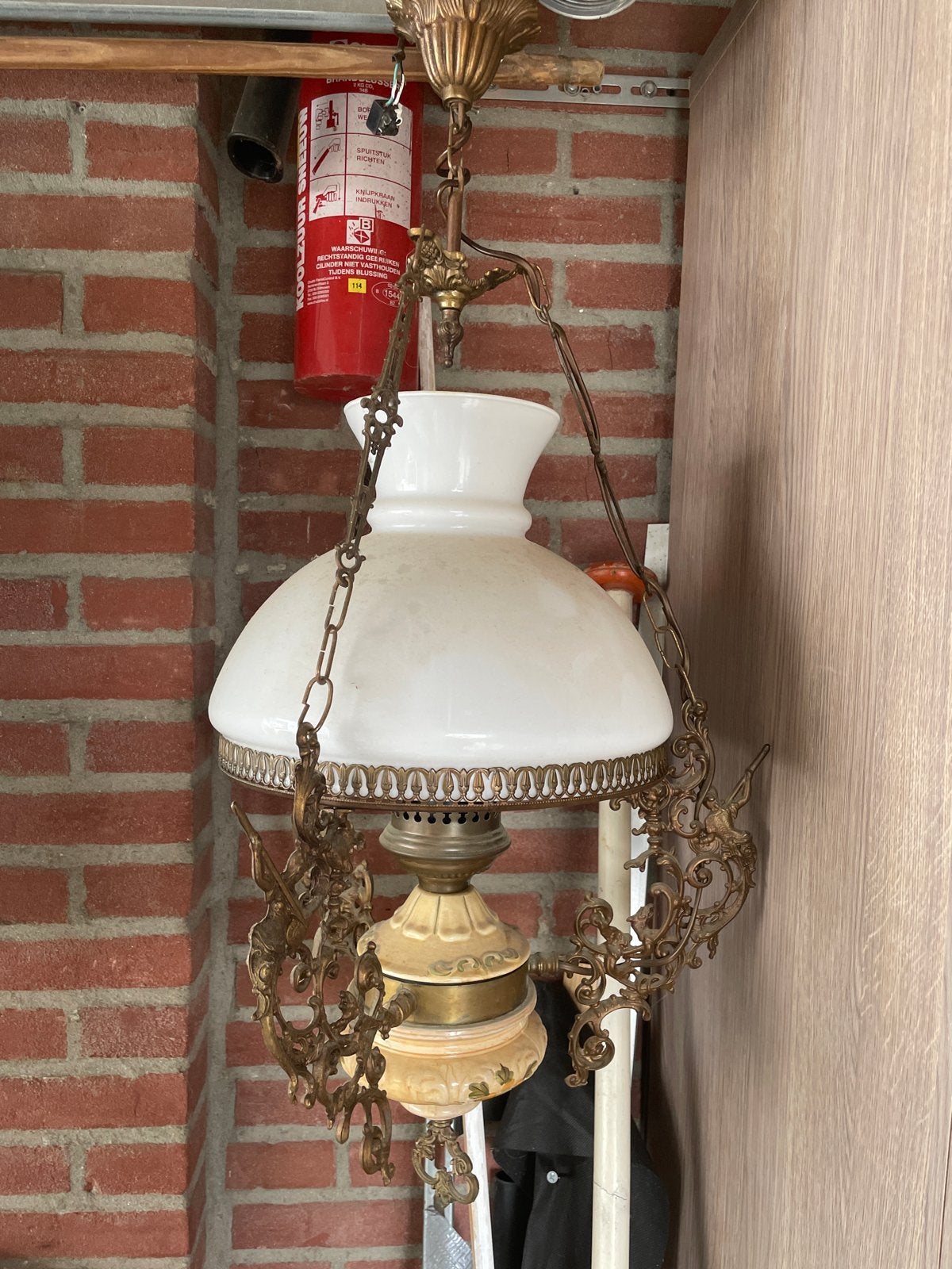 Antieke olielamp hanglamp met opaline kap, Antiek en Kunst, Ophalen