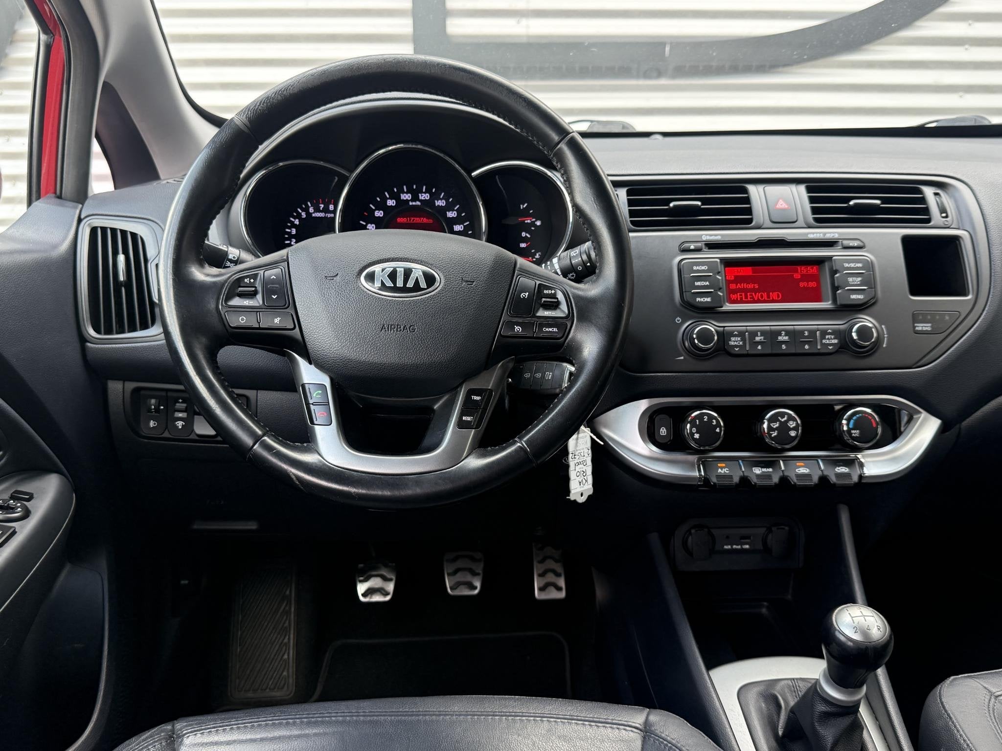 Kia Rio 1.2 CVVT World Cup Edition Airco|Cruise|Elektr. Rame, Auto's, Kia, 4 cilinders, Origineel Nederlands, Handgeschakeld, Rio