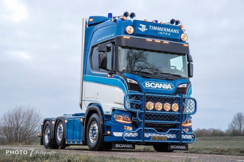 WSI  SCANIA R 660 HIGHLINE CR 20H 6X2  TIMMERMANS INFRA, Hobby en Vrije tijd, Modelauto's | 1:50, Ophalen of Verzenden, Nieuw