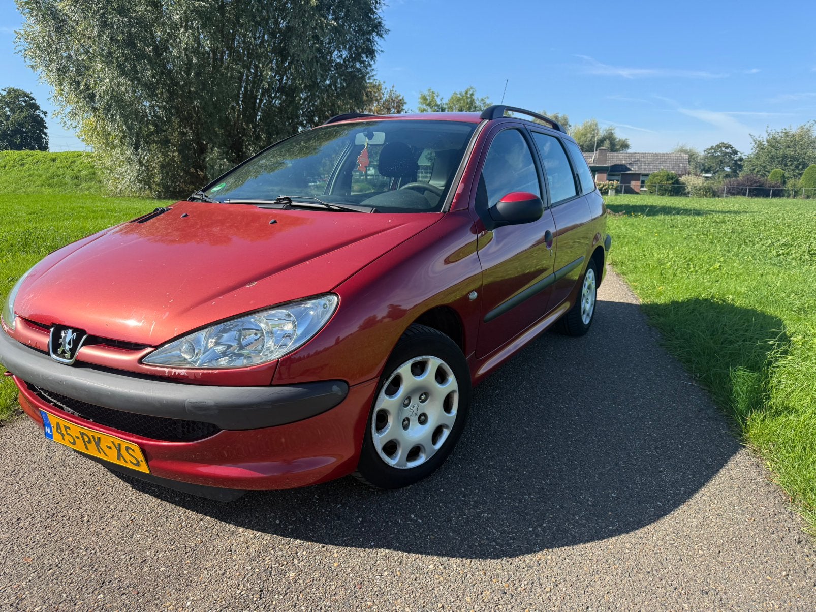 Peugeot 206 1.4 SW XS 2004 Rood airco nw apk trekhaak!!, Voorwielaandrijving, 4 cilinders, Origineel Nederlands, Handgeschakeld