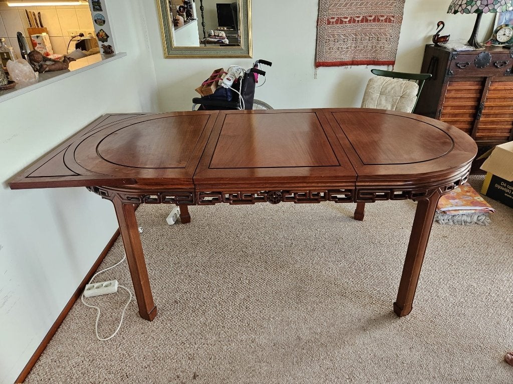 Antieke tafel uit Thailand van Rozenhout, Ophalen