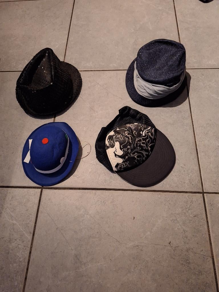 verschillende hoeden en petten, Ophalen of Verzenden, Zo goed als nieuw, One size fits all