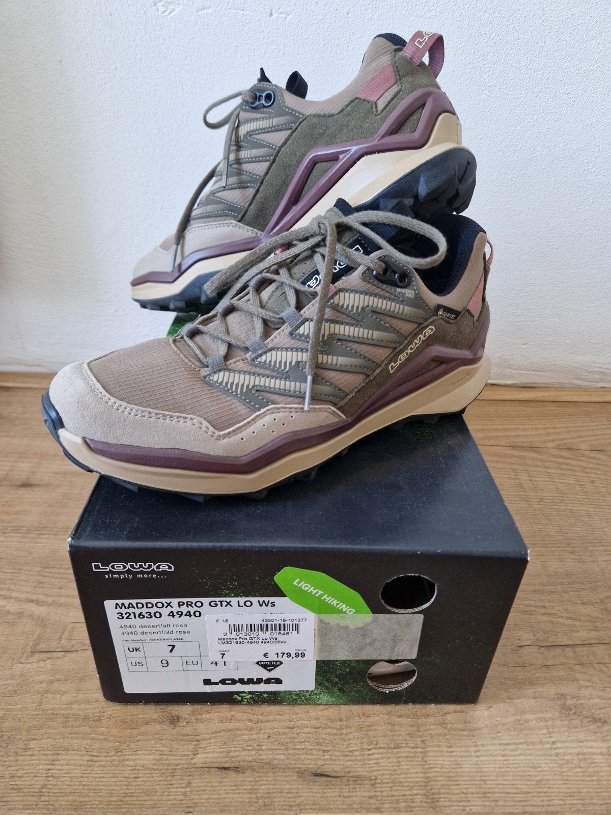 Lowa wandelschoenen dames, maat 41, Ophalen of Verzenden, Zo goed als nieuw, Schoenen
