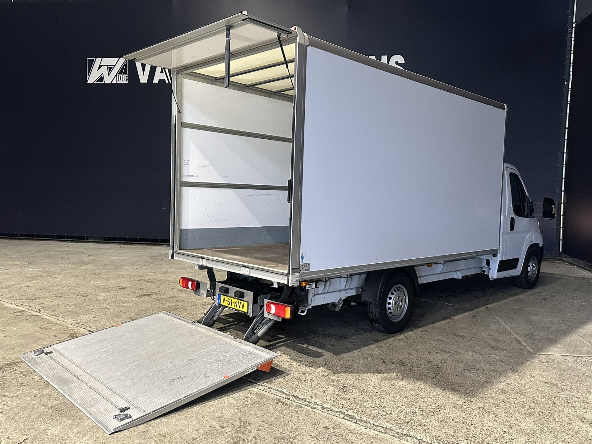 Peugeot Boxer 2.2 BlueHDi 165pk Bakwagen 434cm Lang Laadklep, Dealer onderhouden, Stof, Gebruikt, 4 cilinders
