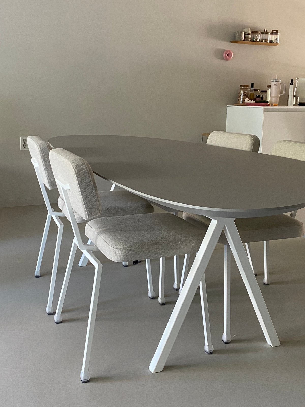 Studio Henk Eettafel 240x100 Blob HPL Fenix beige Arizona, 100 tot 150 cm, 200 cm of meer, Ophalen of Verzenden, Zo goed als nieuw