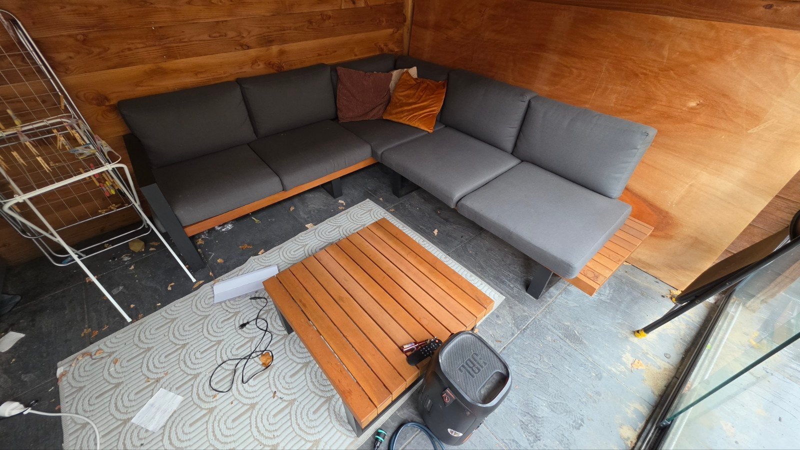Moderne hoekbank loungeset met houten accenten, Ophalen