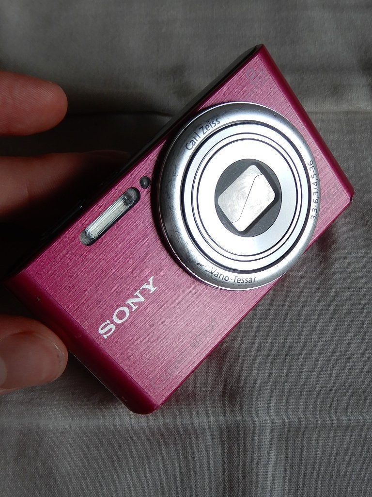 Roze Sony Cyber-shot DSC-W730 met Zeiss-lens en 8x zoom, Accu, 16 megapixels, Ophalen of Verzenden, Zo goed als nieuw