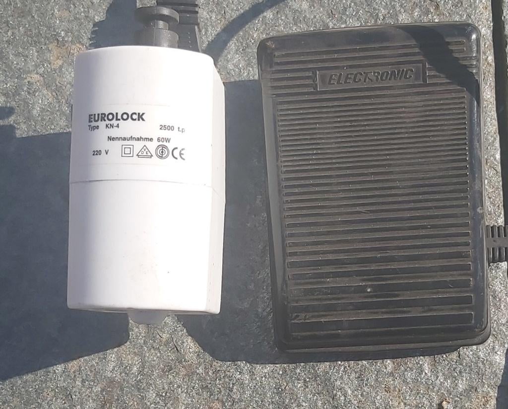 naaimachine motor+ pedaal, Ophalen