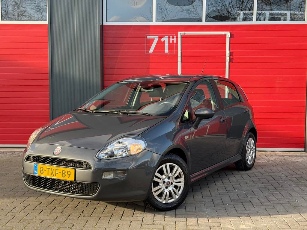 Fiat Punto 0.9 Twinair 74KW 5DR 2014 Grijs, Auto's, Voorwielaandrijving, Euro 5, Stof, Zwart