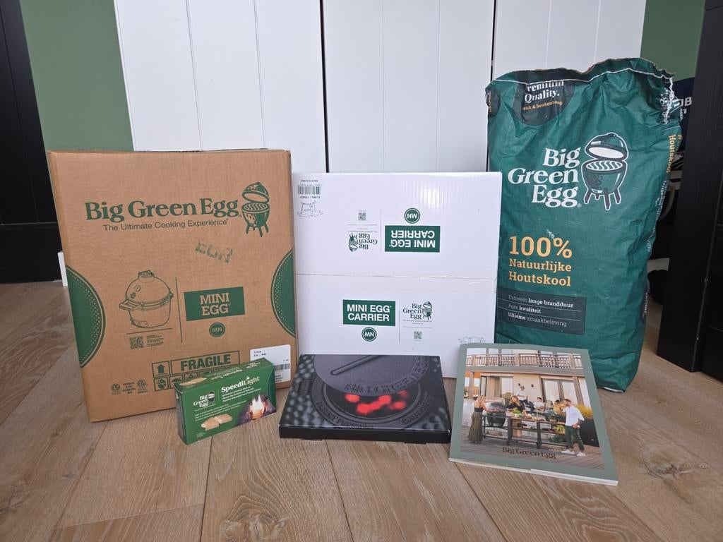 Big Green Egg Mini Egg met Carrier, Tuin en Terras, Houtskoolbarbecues, Ophalen of Verzenden, Nieuw, Big Green Egg, Met accessoires