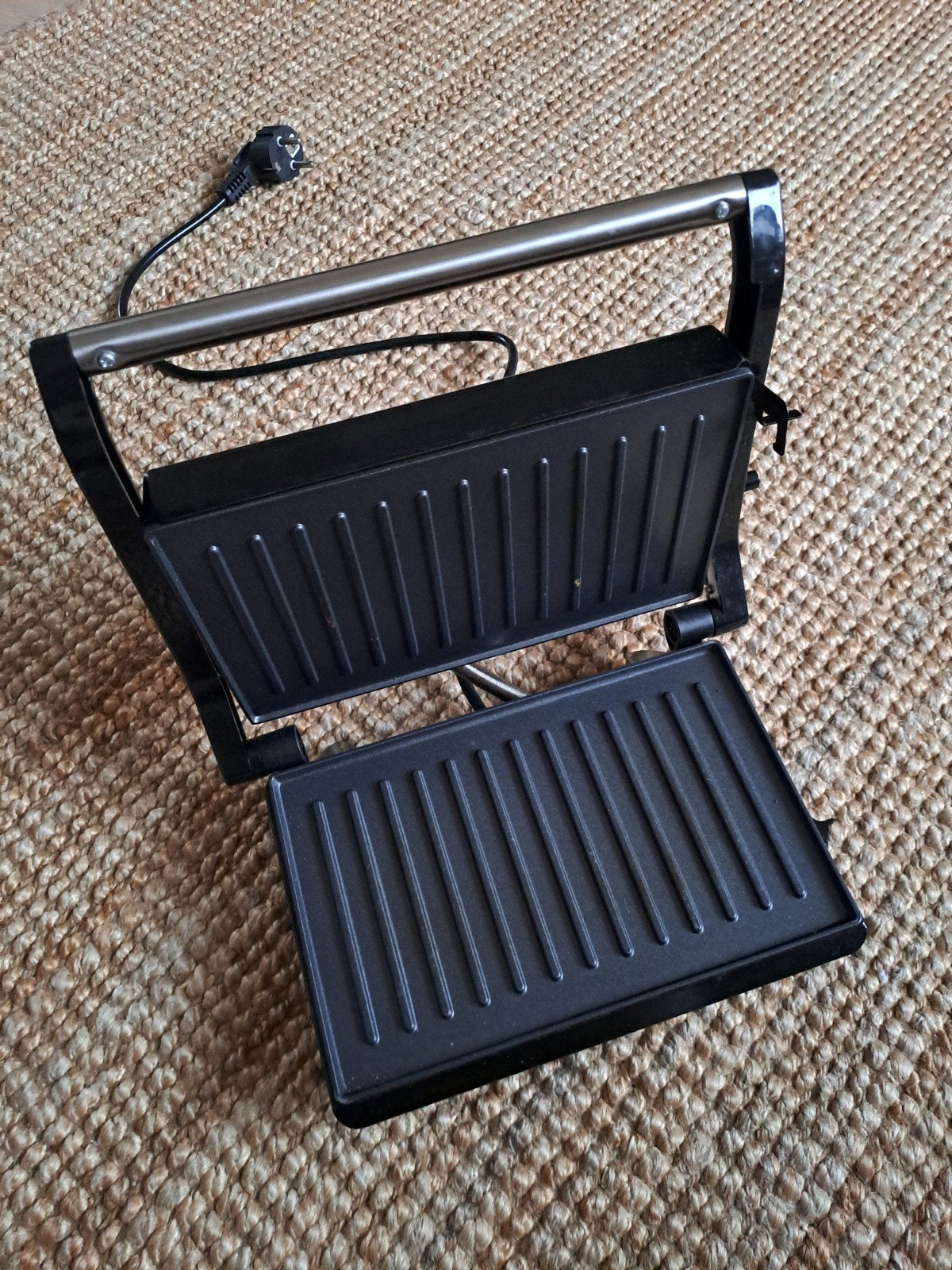 Compacte tosti-ijzer / grill - Inventus, Verzenden, Gebruikt
