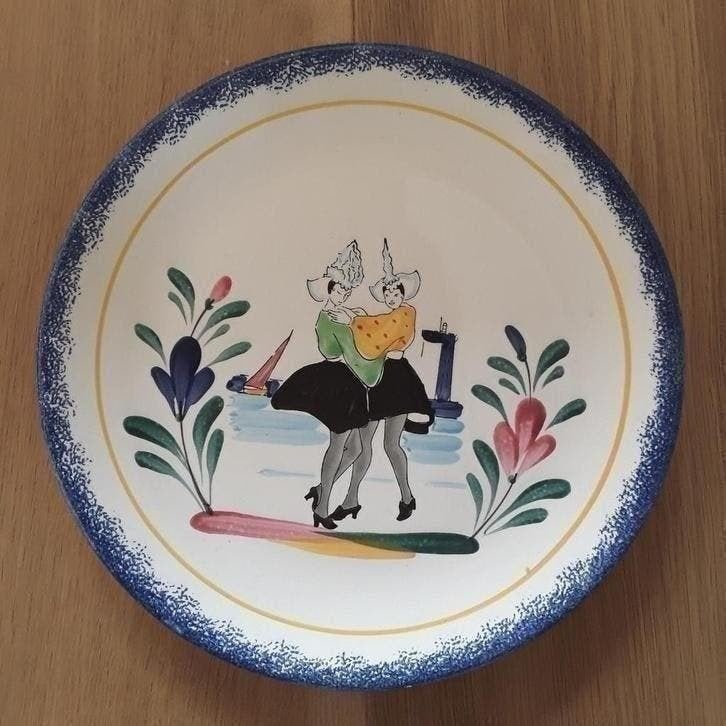 Groot Bretons bord, doorsnede 25 cm - Bretagne / Frankrijk, Ophalen of Verzenden, Zo goed als nieuw, Overige stijlen, Bord(en)