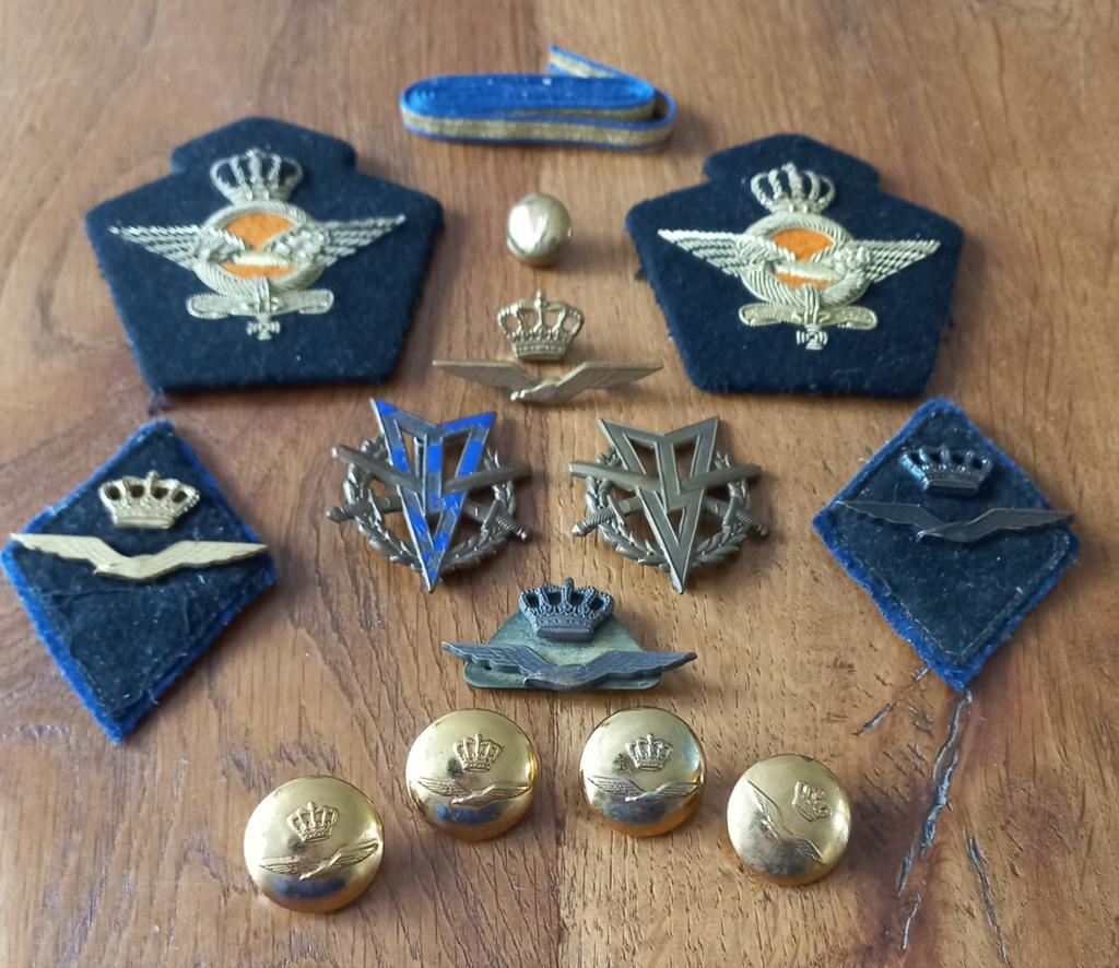 Verzameling militaire emblemen en insignes, Ophalen of Verzenden