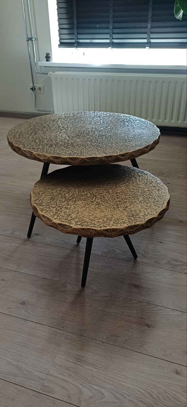 Set van 2 ronde salontafels met gouden textuur, Ophalen, Modern, Industrieel, Luxe, 50 tot 100 cm, Overige materialen