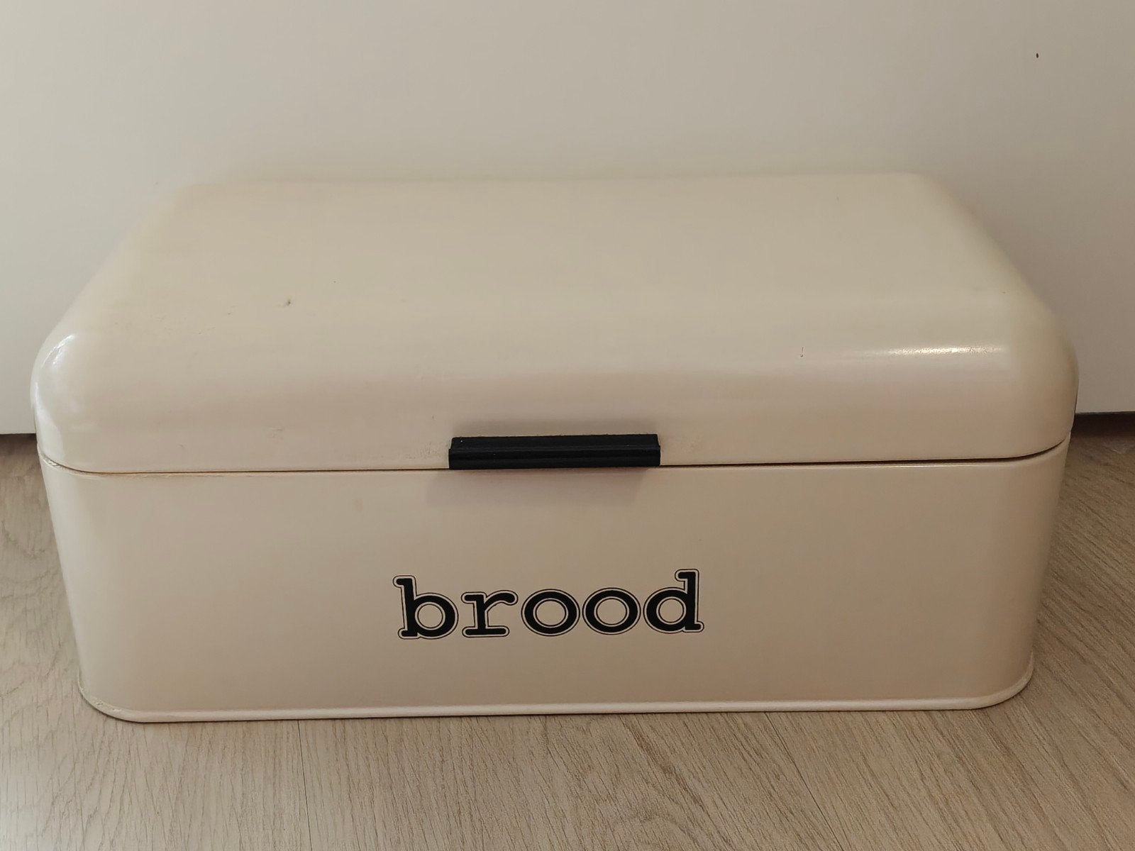Vintage Broodtrommel - Crèmekleurig Metaal, Beige, Gebruikt, Ophalen of Verzenden, Metaal