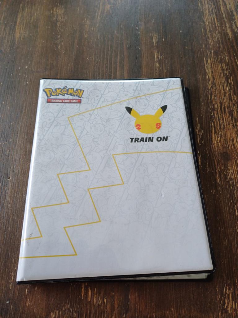 Pokemon boek voor grote kaarten, Ophalen, Zo goed als nieuw