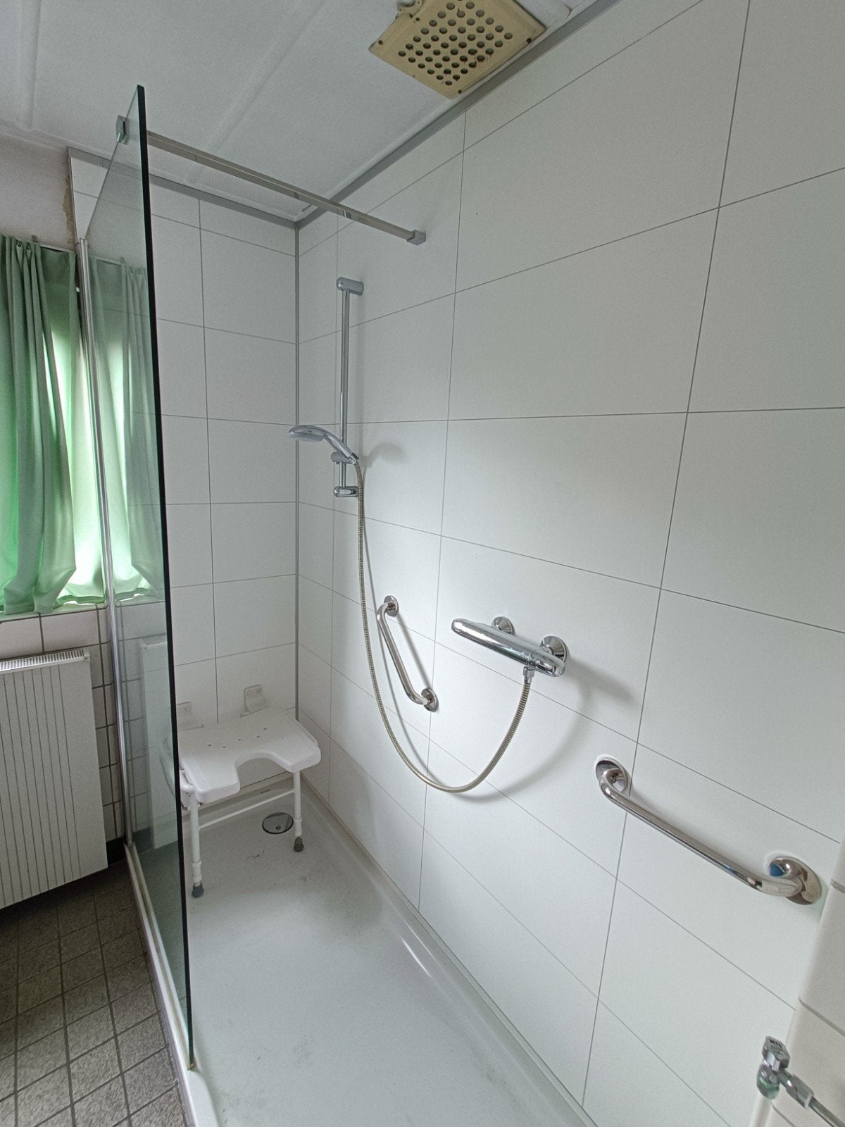 Complete douchecabine met zitting en handgrepen, Doe-het-zelf en Verbouw, Sanitair, Ophalen, Gebruikt, Glas, Douche