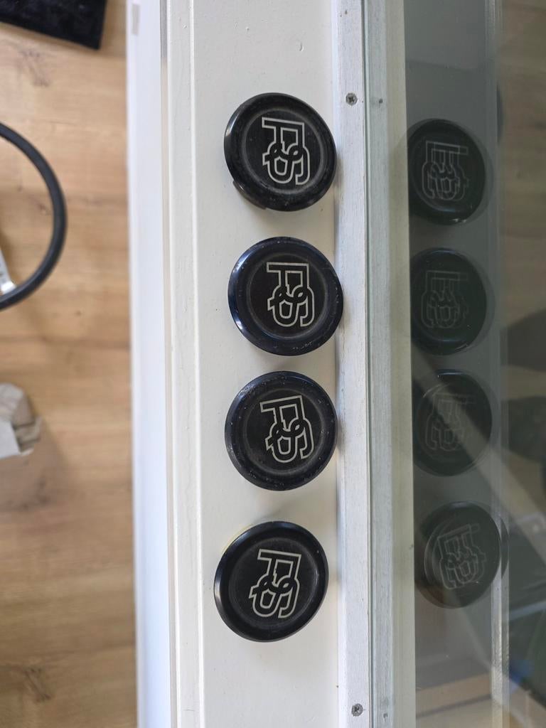 Set van 4 RS velgdoppen - Gebruikt, Ophalen of Verzenden, Gebruikt, Universele onderdelen