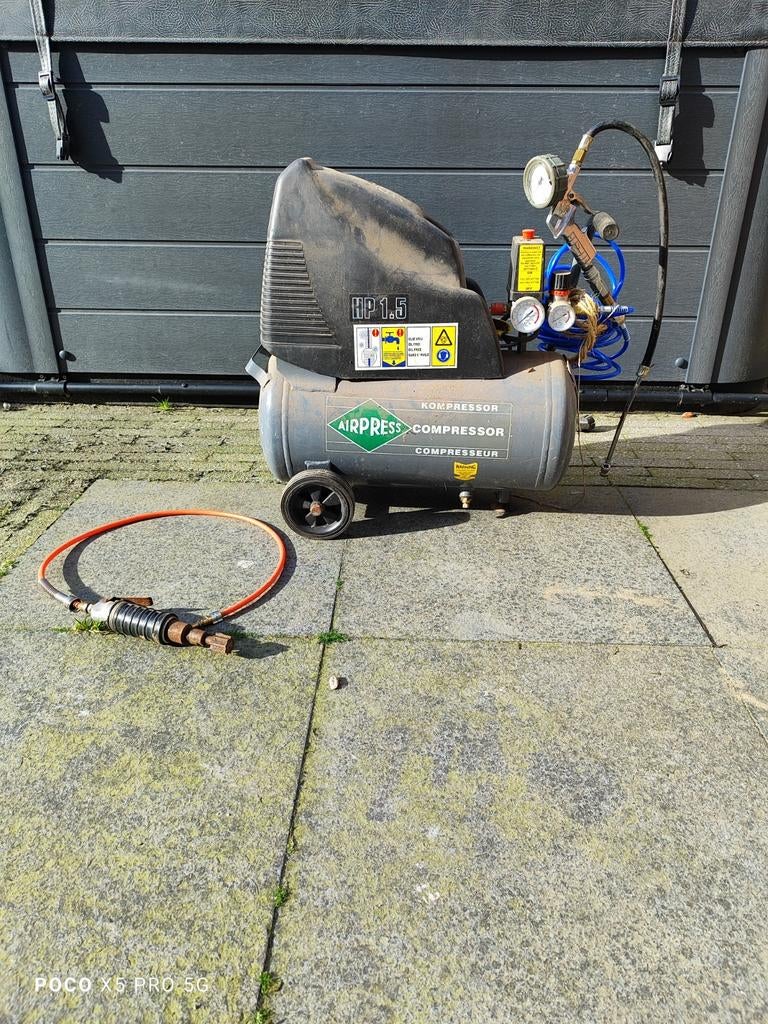Airpress compressor, werkend, 25 tot 100 liter, Ophalen of Verzenden, Gebruikt, 200 tot 400 liter/min