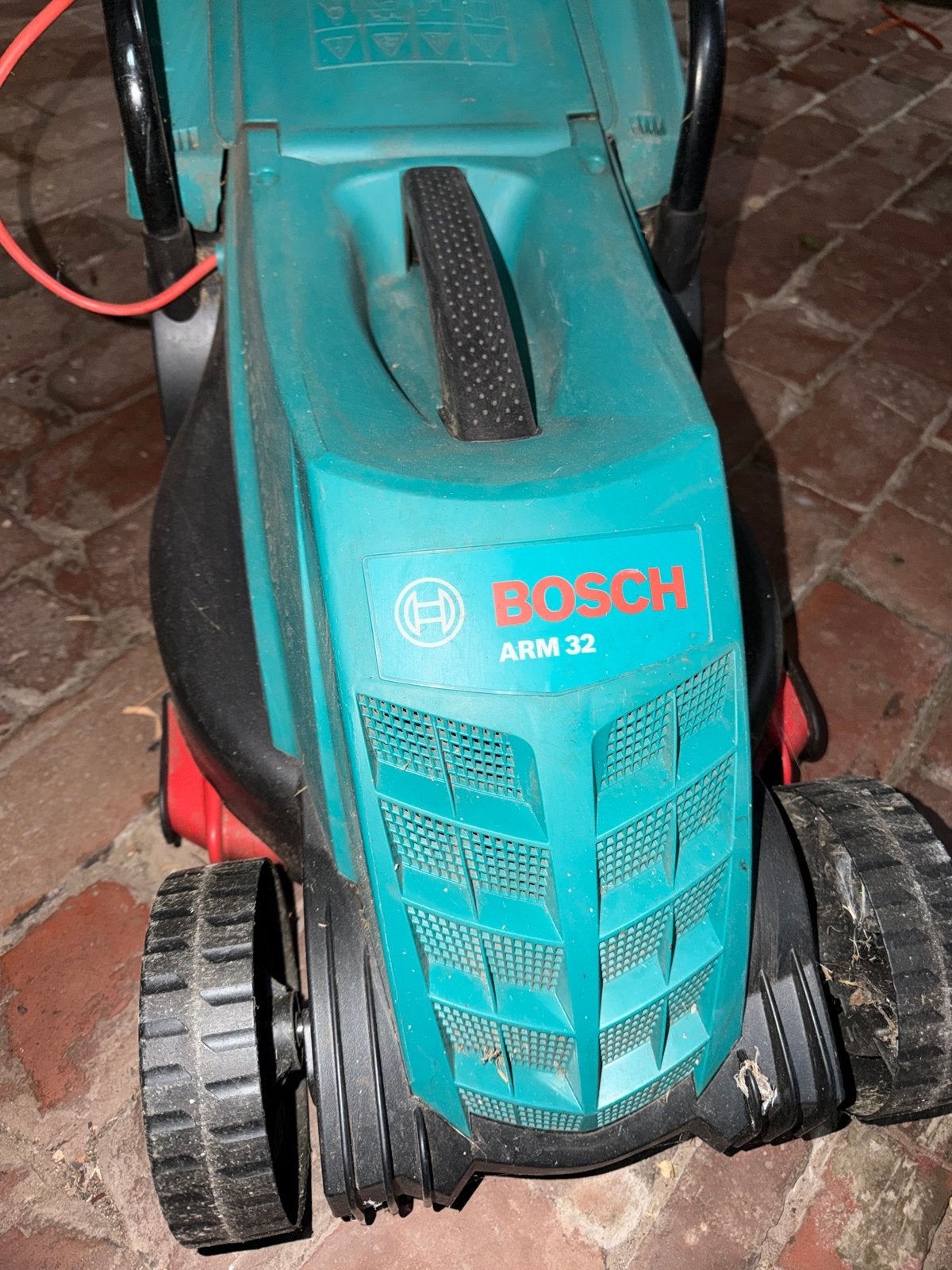 Bosch ARM 32 Elektrische Grasmaaier, Cirkelmaaier, Gebruikt, Elektrische grasmaaier, Ophalen of Verzenden