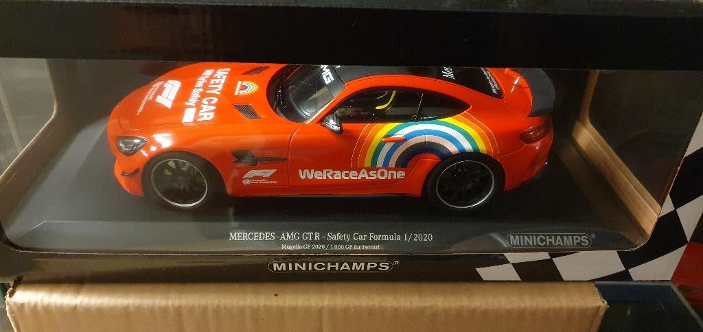 Minichamps 1/18 Mercedes Benz AMG GT-R Safety Car 1000 GP F1, Hobby en Vrije tijd, Modelauto's | 1:18, Ophalen of Verzenden, Zo goed als nieuw