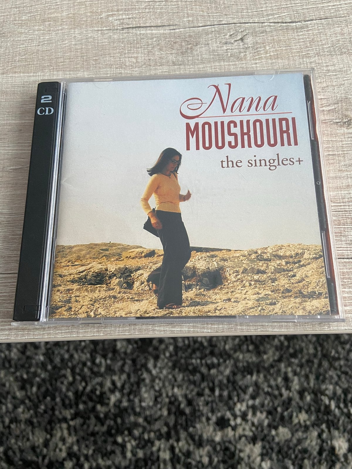Nana Mouskouri - The Singles+ (2 CD Boxset), Ophalen of Verzenden, 2000 - 2009, Zo goed als nieuw, Boxset