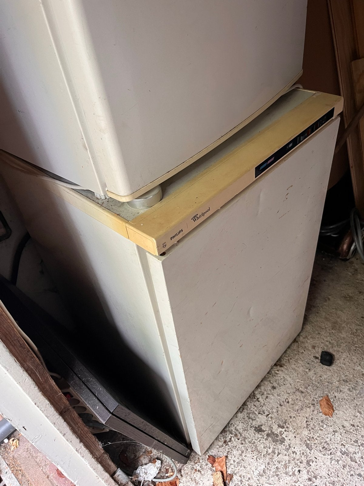 Koelkast met vriesvak en een vriezer- Exquisit en Whirlpool, Gebruikt, 100 tot 150 liter, 45 tot 60 cm, Met vriesvak