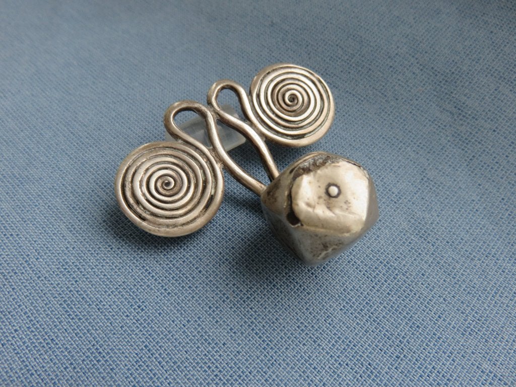Antieke spiraal sluitinghouder, Ophalen of Verzenden, Overige materialen, Broche