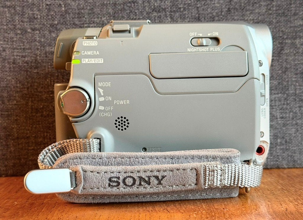 Sony DCR-HC16E MiniDV Handycam, GETEST!! DIGITALISEER!, Mini dv, Gebruikt, 20x of meer, Ophalen of Verzenden